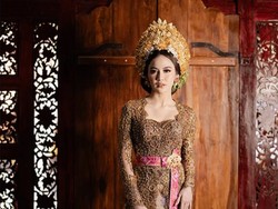 Foto: Kebaya Cantik Mahalini di Prosesi Mepamit, Identitas Sebagai Wanita Bali