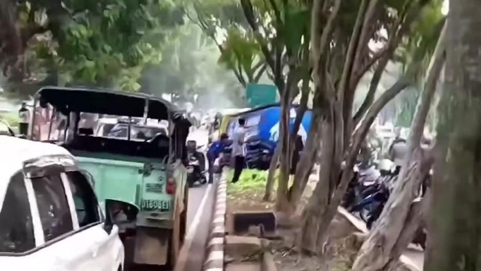 Kecelakaan Fatal: Pemotor Terluka Parah dalam Tabrakan dengan Truk Tangki di Bogor