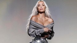 Kim Kardashian Super Ramping di Met Gala 2024, Digosipkan Potong Tulang Iga