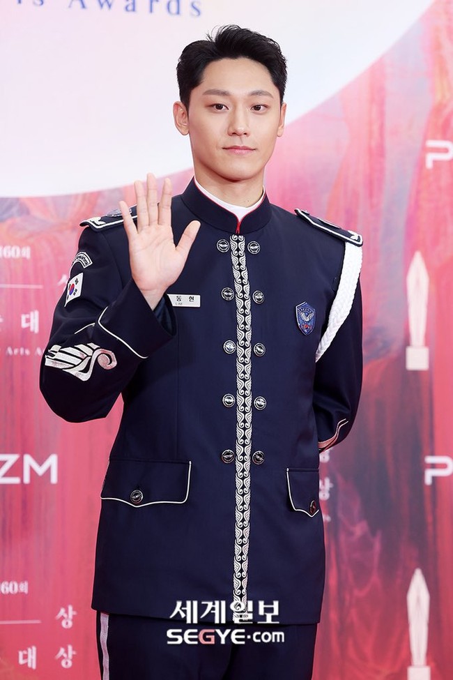 Penampilan gagah Lee Do Hyun di red carpet Baeksang Arts Awards 2024 sontak menjadi perbincangan di media sosial. Foto: dok. Twitter @LDH_UPDATE