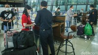 Menteri Perdagangan (Mendag) Zulkifli Hasan alias Zulhas telah menetapkan aturan baru terkait barang impor bawaan penumpang dari luar negeri dan barang kiriman pekerja migran Indonesia (PMI). Aturan baru itu tertuang dalam Permendag Nomor 7 Tahun 2024.  