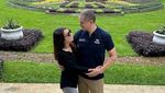 Dunia Serasa Milik Berdua! 9 Pose Mesra Okan Kornelius Bareng Pacar Baru