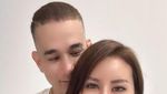 Dunia Serasa Milik Berdua! 9 Pose Mesra Okan Kornelius Bareng Pacar Baru