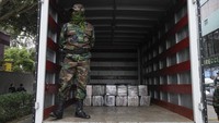 Obat-obatan tersebut ditemukan di dalam kontainer muatan obat-obatan yang berasal dari Meksiko dan akan dikirim ke pelabuhan Rotterdam. Dalam beberapa bulan terakhir, polisi telah melakukan penyitaan narkoba dalam jumlah besar. Di antara penyitaan baru-baru ini termasuk satu dari 7 ton obat-obatan yang disamarkan dalam ubin.