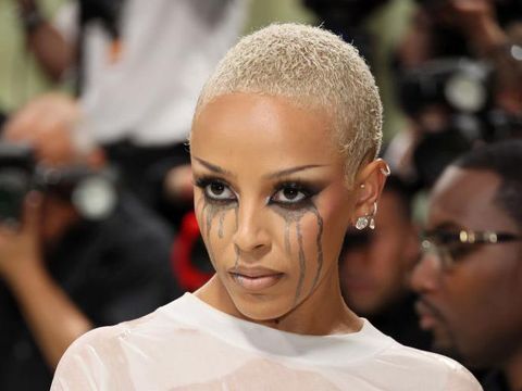 Penampilan Doja Cat di Met Gala 2024 yang digelar di The Metropolitan Museum of Art, New York, Senin (6/5/2024)