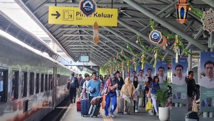 penumpang kereta api
