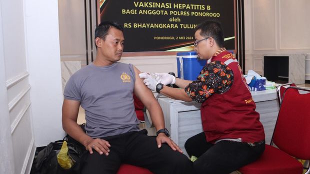 polres ponorogo tes urine