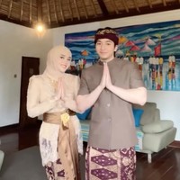 Melalui akun Instagram pribadinya Putri dan Jeffy sempat membuat video singkat yang memperlihatkan transformasi keduanya. Foto: Instagram/@putridelinaa