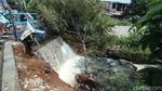 Sampah Menumpuk di Kali Baru Cipayung Depok