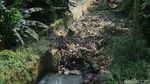 Sampah Menumpuk di Kali Baru Cipayung Depok