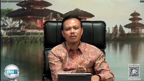 Sekda Bali Dewa Made Indra saat konferensi pers persiapan Bali sebagai tuan rumah WWF ke-10 via YouTube, Selasa (7/5/2024). (Tangkap Layar YouTube)