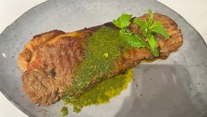 Seru! Masak Rendang dan Steak Wagyu Australia Bareng Chef Yuda Bustara