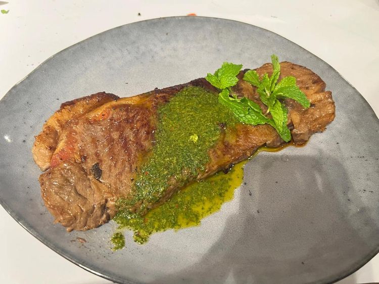 Seru! Masak Rendang dan Steak Wagyu Australia Bareng Chef Yuda Bustara