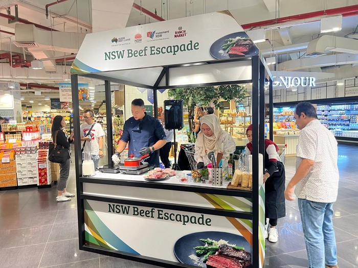 Seru! Masak Rendang dan Steak Wagyu Australia Bareng Chef Yuda Bustara