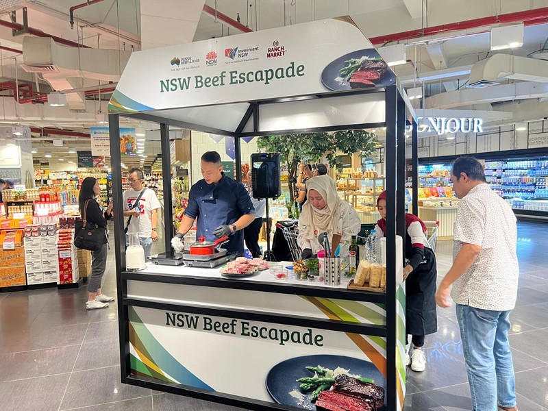 Seru! Masak Rendang dan Steak Wagyu Australia Bareng Chef Yuda Bustara