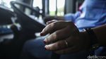 Pesona Sopir Bus Wanita Liena Ozora