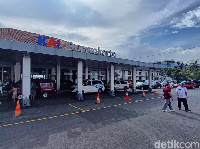 Stasiun Purwokerto, Kabupaten Banyumas. Diunggah Selasa (7/5/2024).