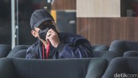 Bupati Sidoarjo, Jawa Timur, Ahmad Mudhlor Ali (Gus Mudhlor) tiba di gedung KPK, Jakarta, Selasa (7/5/2024).   