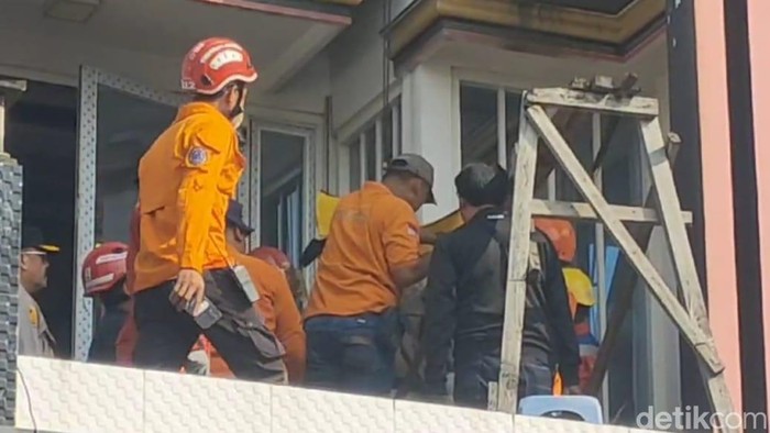 Temuan jenazah pria gantung diri di Surabaya