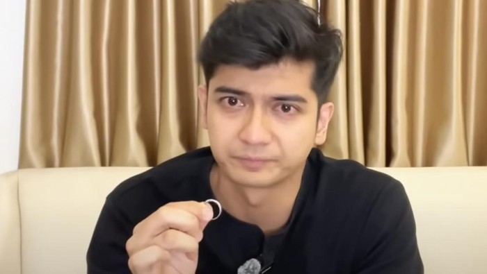 klarifikasi Teuku Ryan soal rumah tangganya dengan Ria Ricis.