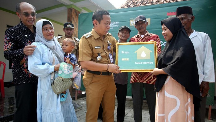 Herbalife Family Foundation bekerja sama dengan Habitat for Humanity Indonesia untuk meningkatkan kesadaran masyarakat pentingnya sanitasi dan berantas kebiasaan Buang Air Besar Sembarangan.