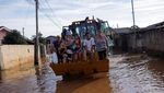 Alat Berat Dikerahkan untuk Evakuasi Korban Banjir di Brasil