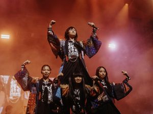 Atarashii Gakko! Umumin Album Perdana 7 Juni