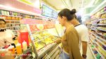 Seru! Azriel Hermansyah dan Sarah Menzel Mukbang Samyang hingga Oden