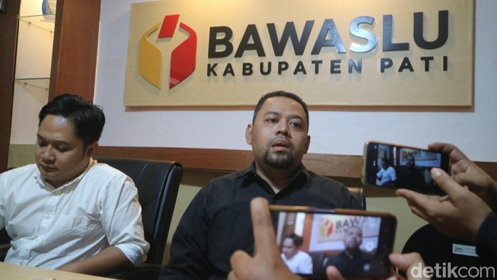 Komisioner Bawaslu Kabupaten Pati Sigit Pamungkas ditemui di kantornya, Rabu (8/5/2024).