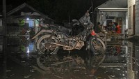 BMKG mengeluarkan peringatan dini potensi banjir rob di sejumlah wilayah pesisir Indonesia hingga 18 Mei 2024 mendatang akibat fenomena fase bulan baru pada 8 Mei 2024. 