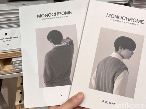 Media preview BTS POP-UP: MONOCHROME IN JAKARTA digelar Rabu (8/5/2024). Pop-store eksklusif BTS ini dibuka untuk umum mulai 9 Mei - 23 Juni 2024 di METRO Department Store GF mal Gandaria City.