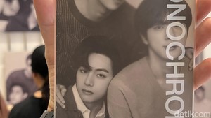 Ini item termurah di BTS POP-UP: MONOCHROME IN JAKARTA, guys. Harganya Rp 59 ribu aja! (Foto: Atmi Ahsani Yusron/detikcom)