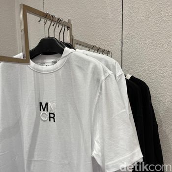 Media preview BTS POP-UP: MONOCHROME IN JAKARTA digelar Rabu (8/5/2024). Pop-store eksklusif BTS ini dibuka untuk umum mulai 9 Mei - 23 Juni 2024 di METRO Department Store GF mal Gandaria City.