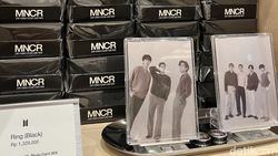 Foto Setiap Sudut BTS POP-UP: MONOCHROME IN JAKARTA! Foto Setiap Sudut BTS POP-UP: MONOCHROME IN JAKARTA!