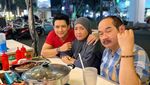 Seru! Begini Potret Chand Kelvin Jajan Mie hingga Ketupat Sayur