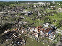 Dahsyatnya Tornado Menyapu Oklahoma, Ratusan Rumah Rata dengan Tanah