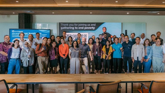 Plastic Bank terus menjalankan misi mengentaskan kemiskinan dan menghentikan polusi plastik di Indonesia guna menciptakan dampak lingkungan dan sosial akan keberhasilan usahanya.