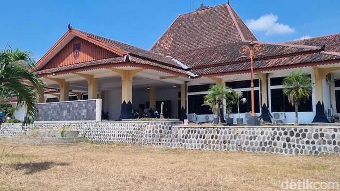 Eks gedung TKI di Bandara Adi Soemarmo, Boyolali akan digunakan untuk layanan fast track Mekkah Route keberangkatan jemaah calon haji tahun 2024.