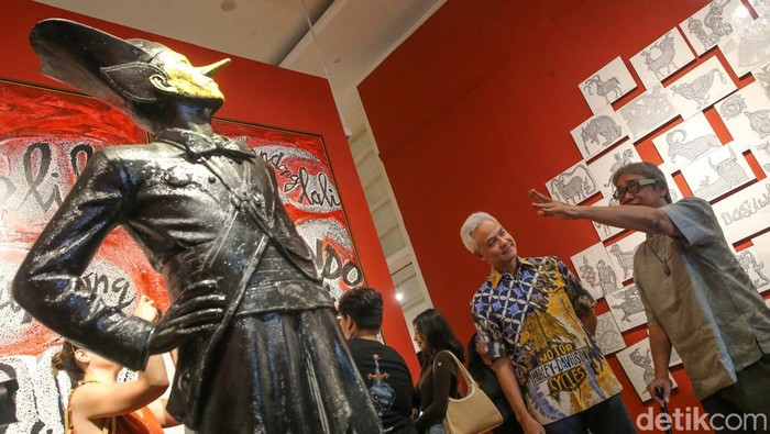 Ganjar Semringah di Pameran Butet Kartaredjasa