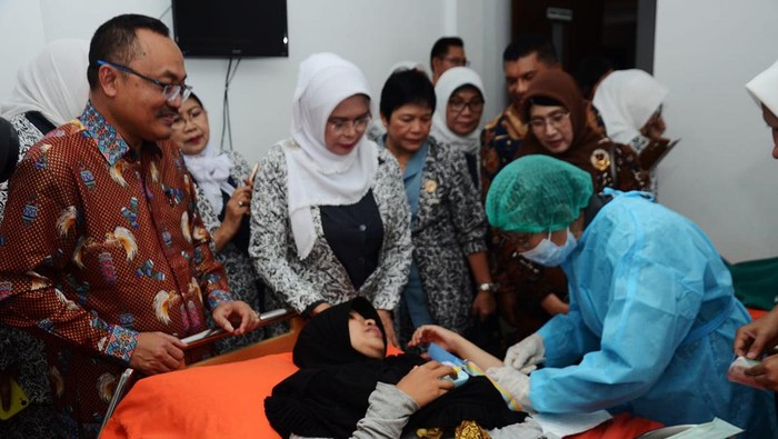 Ikatan Bidan Indonesia (IBI) menggelar bakti sosial pelayanan keluarga berencana di Jakarta, Rabu (8/5/2024). Baksos ini didukung oleh BKKBN dan Kementerian Kesehatan.