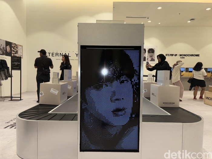 Intip BTS POP UP MONOCHROME di Jakarta, Penuh Spot Aesthetic