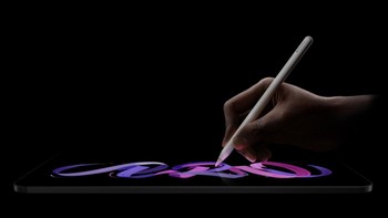 Melengkapi kehadiran iPad Pro 2024 turut dirilis Apple Pencil Pro. Foto: Apple