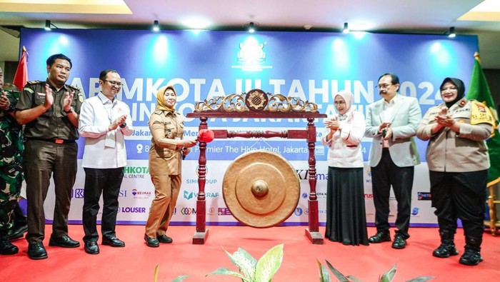 Kadin Jakarta Timur Gelar Rapimkota Kamar Dagang dan Industri Indonesia (Kadin) Jakarta Timur menggelar Rapat Pimpinan (Rapim) Kota III 2024 dengan tema 'Jakarta Timur Mendukung DKI Jakarta Sebagai Kota Bisnis Global' di Best Western Premier The Hive Hotel, Jakarta Timur, Selasa (7/5/2024).