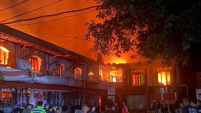 Kebakaran hebat hanguskan 9 ruko dan 1 rumah di Nabire. Dokumen Istimewa