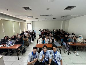 Siswa SMK IDN Solo Berbagi Ilmu Bersama Mahasiswa UI