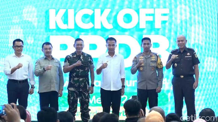 Kick off PPDB 2024 di Gedung Sate