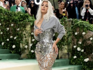 Viral Video Kim Kardashian Sulit Bernapas karena Korset Ketat di Met Gala