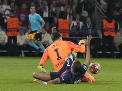 Mbappe jatuh bangun menghadapi tangguhnya Kobel.  Foto: AP/Frank Augstein