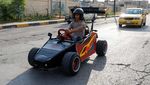 Kreatif! Pria Ini Bikin Mobil dari Barang Bekas untuk Antar Makanan