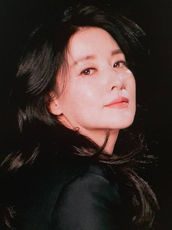 Lee Young Ae Bagikan Rutinitas Skincare, Caranya Hemat Produk Jadi Sorotan